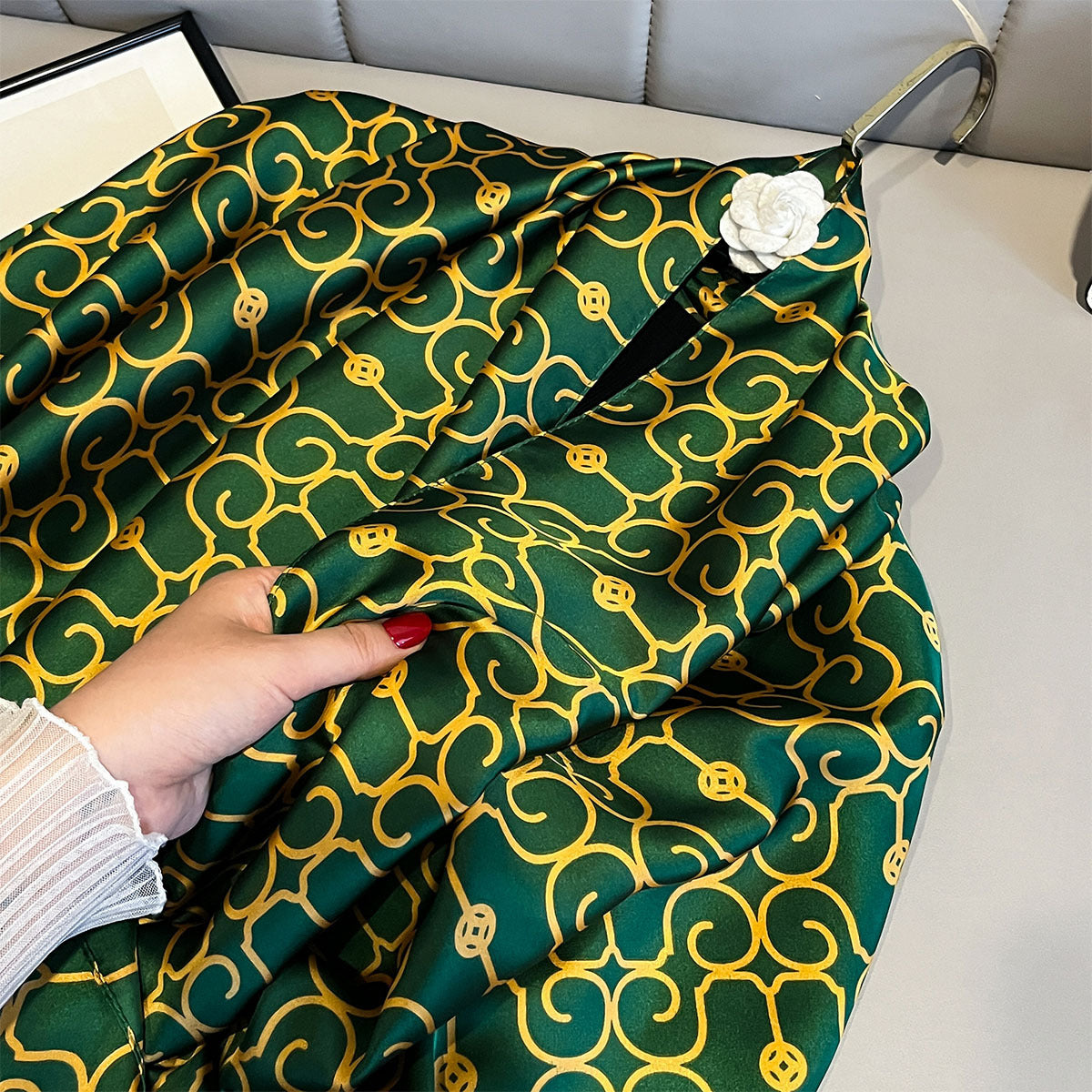 Simple Stylish And Versatile Green Shawl
